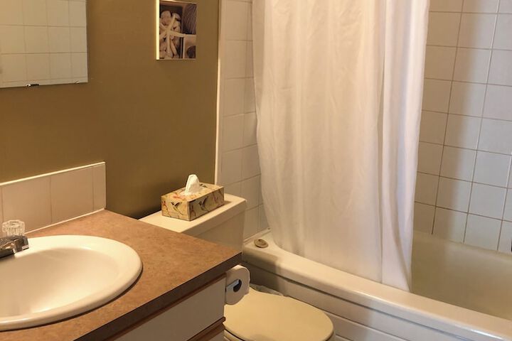 Room 11 of 25