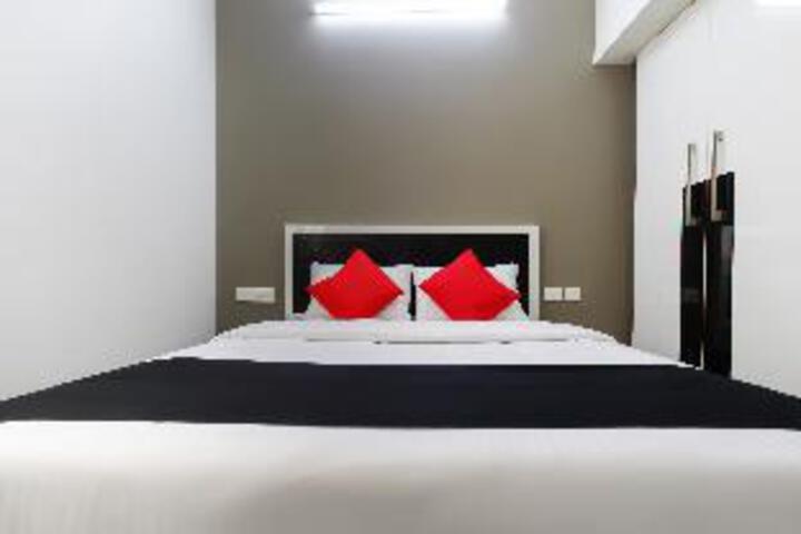 The Paradise International by OYO Rooms