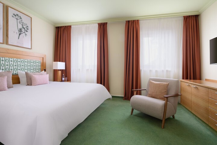 Room 14 of 121