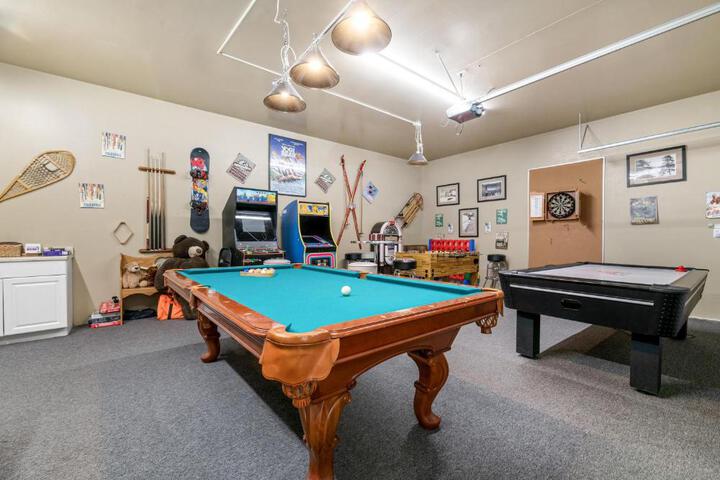Yogi Bears Den - Close to Lake and Slopes in Big Bear City, CA