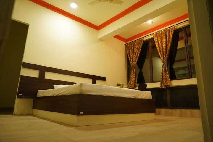 Room 7 of 17