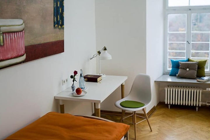 Room 12 of 67