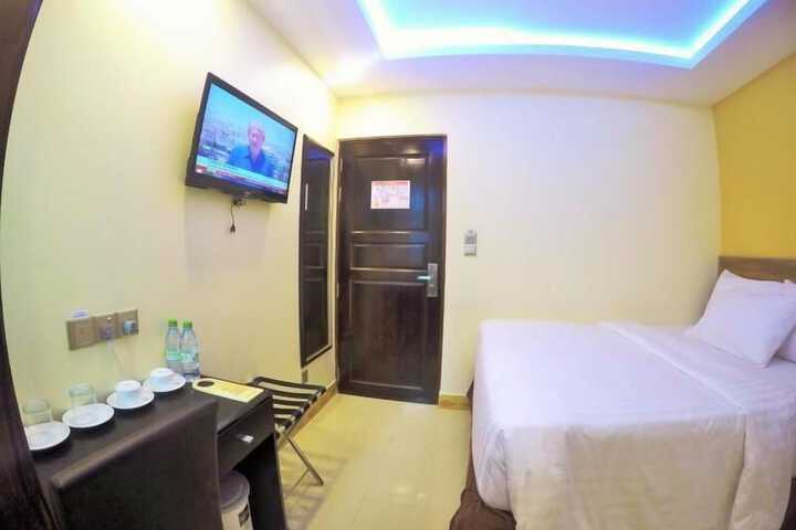 Room 37 of 51