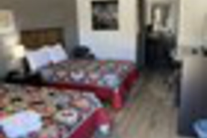 Room 35 of 96