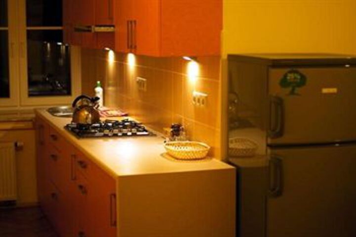 Room 7 of 12