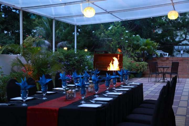 Dining 40 of 51