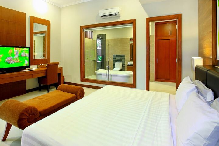 Room 18 of 103
