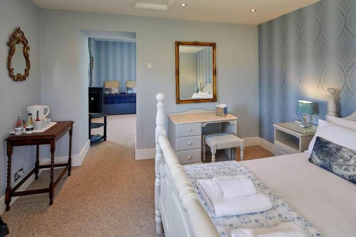 Room 10 of 35
