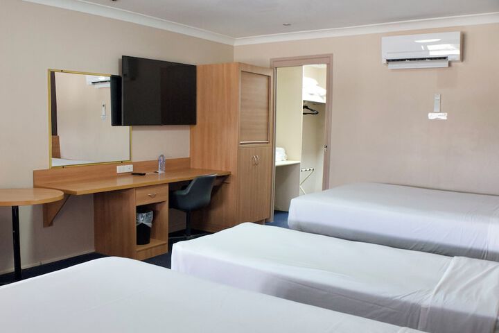 Room 7 of 13