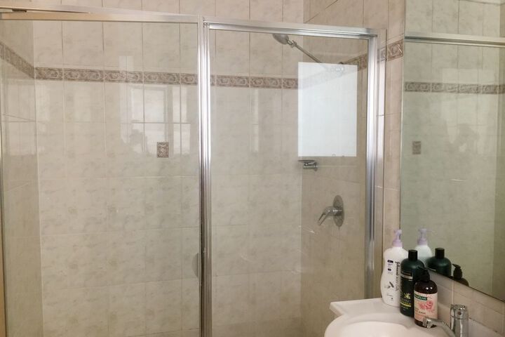 Room 11 of 21