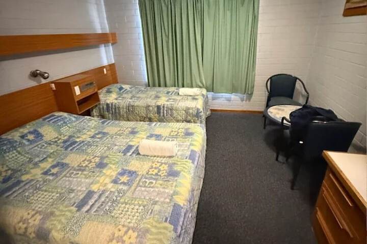 Room 4 of 39