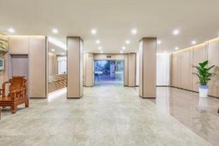 Guandu Longju Hotel