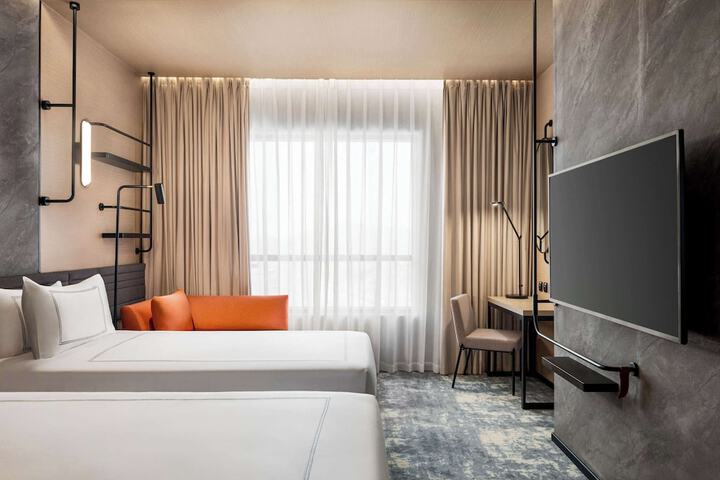 Room 6 of 29