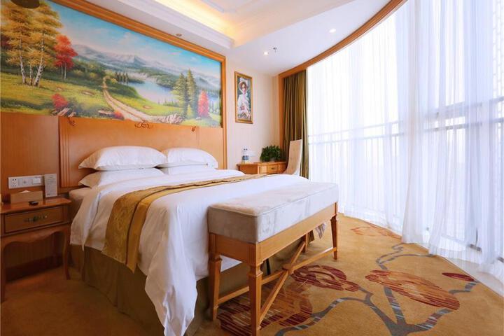 Vienna International Hotel Yantai Changjiang Road Xingyi Square Branch