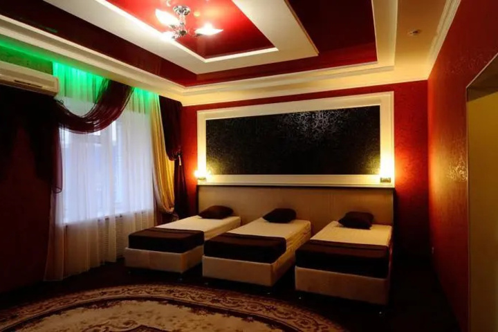 Room 2 of 9