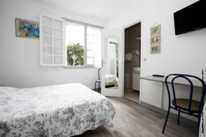 Room 14 of 28