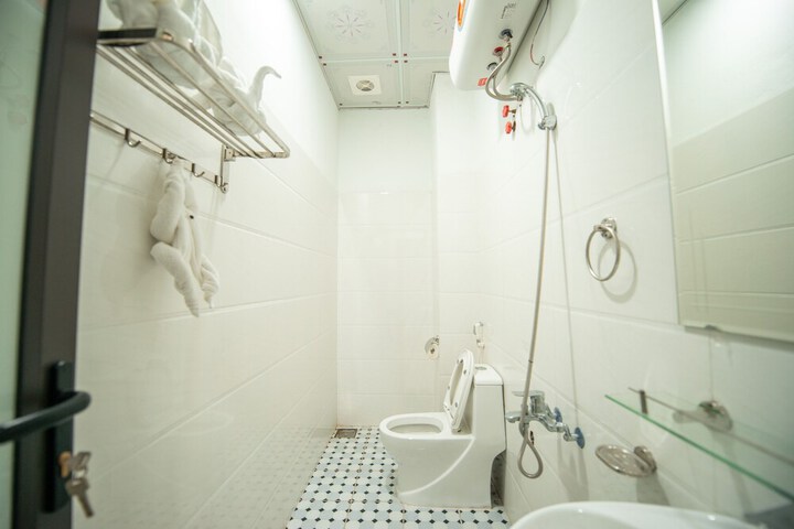 Room 12 of 15