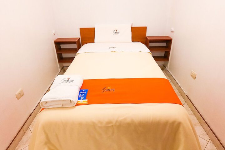 Room 33 of 65