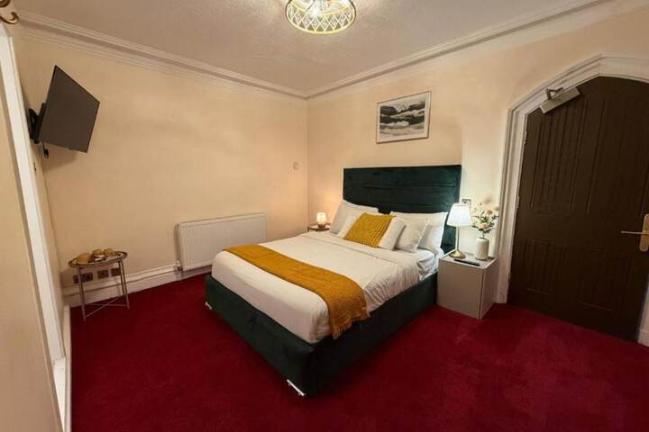 Room 12 of 24