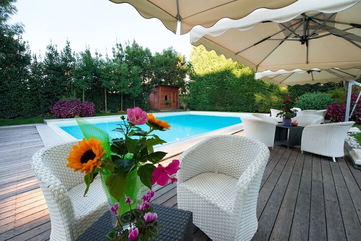 Pool Hotel