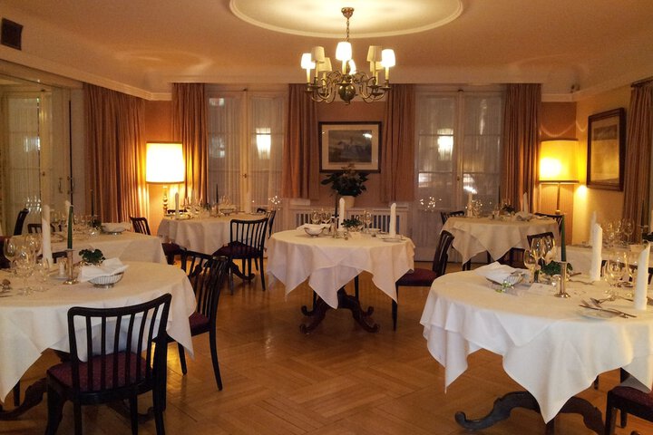 Dining 46 of 60