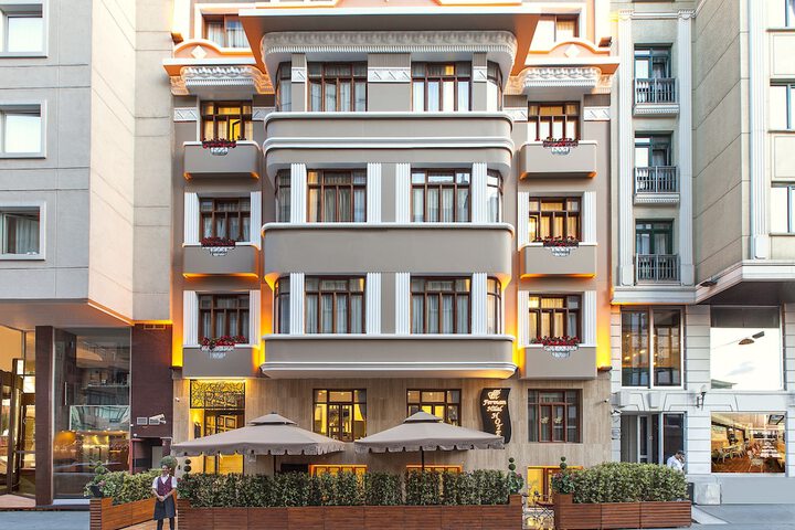 Hotel 70 of 75