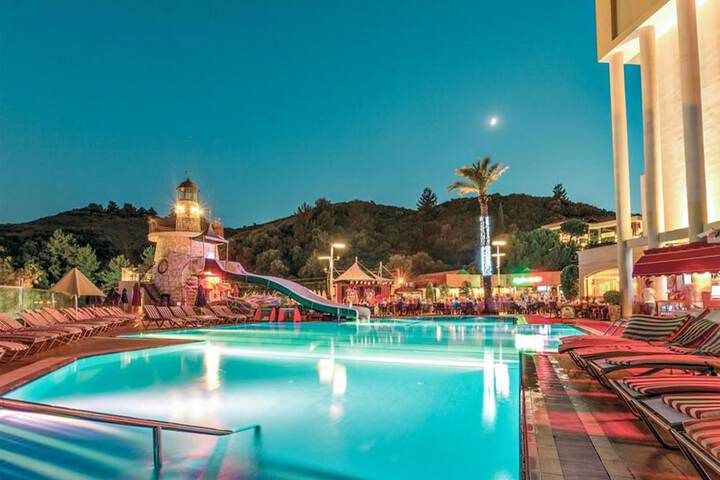 Pool Hotel