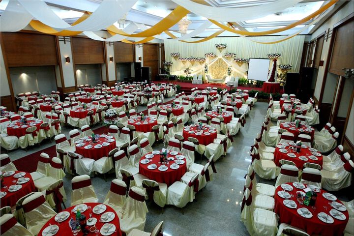 Ballroom/Hall 29 of 35