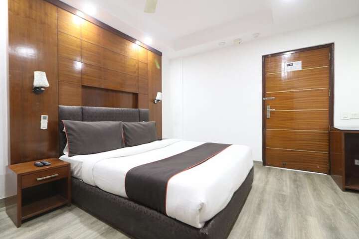 Room 10 of 15