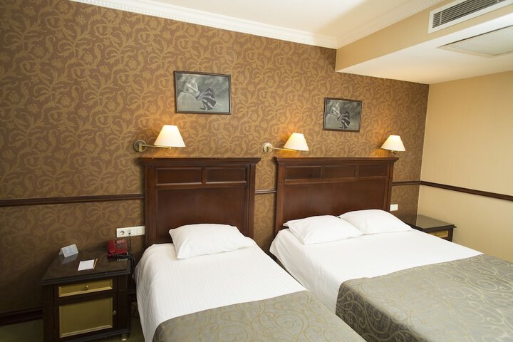 Room 64 of 114