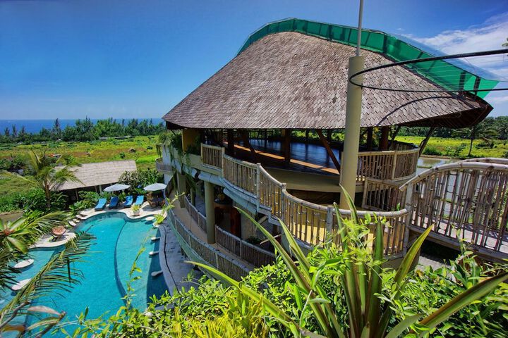 Hotel Pool