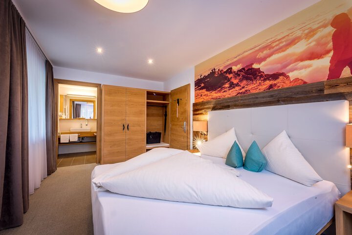 Room 9 of 72