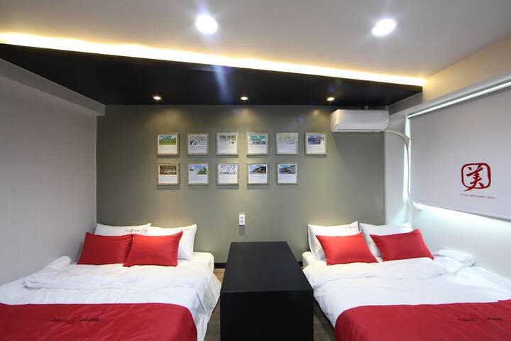 Room 4 of 42