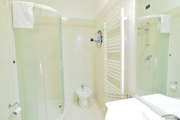 Room 4 of 53