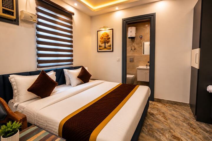 Room 7 of 38