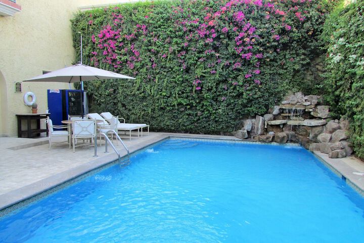 Pool 75 of 131