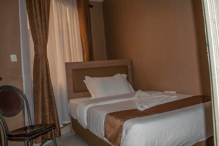 Room 5 of 34