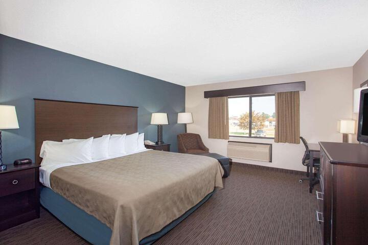 1 King Bed Executive Room Second Floor (6 of 23)