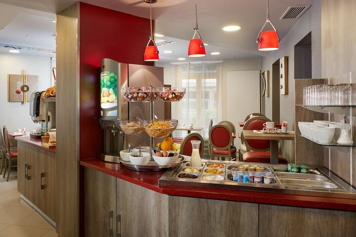 Breakfast/Coffee Service 26 of 33