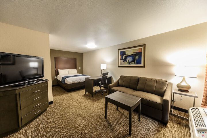 Premium King Bed (15 of 17)