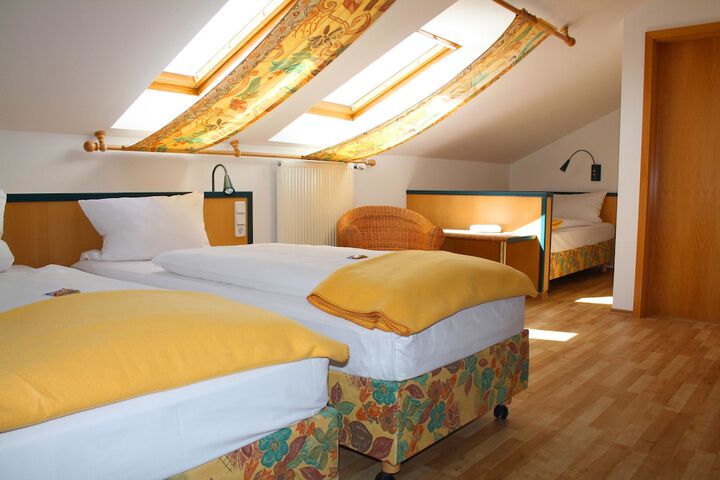 Room 6 of 30
