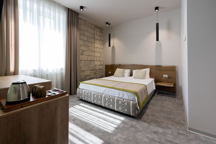 Room 9 of 27