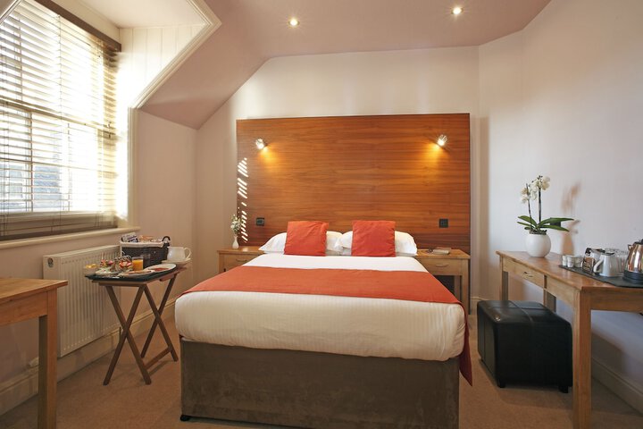 Room 14 of 64