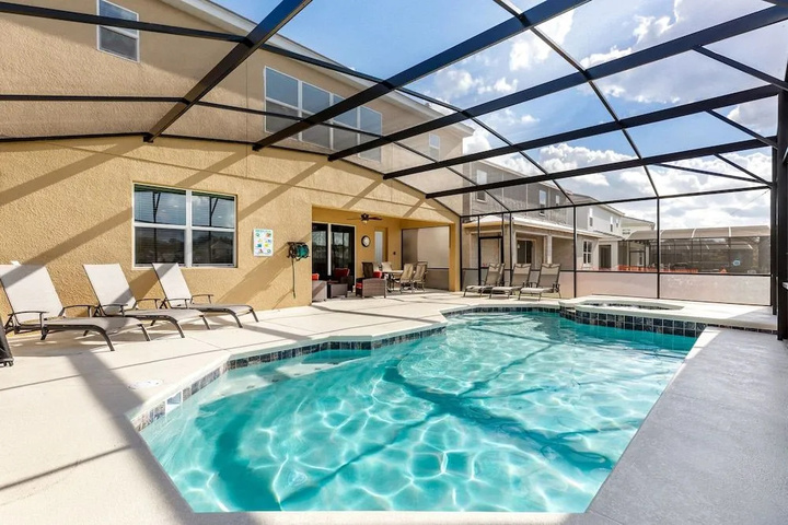 Pool 10 of 17