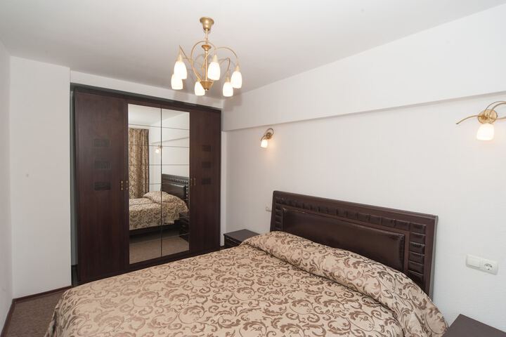 Room 9 of 43