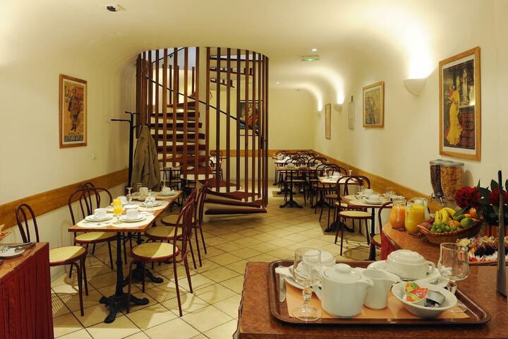 Breakfast area