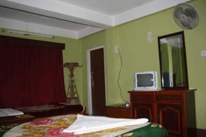 Room 5 of 13