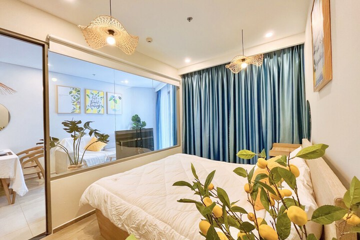 Room 6 of 299