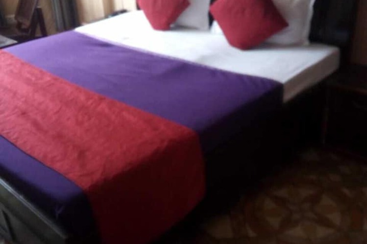 Room 14 of 27