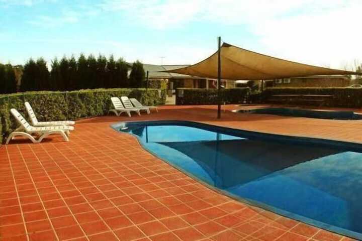 Pool 30 of 62